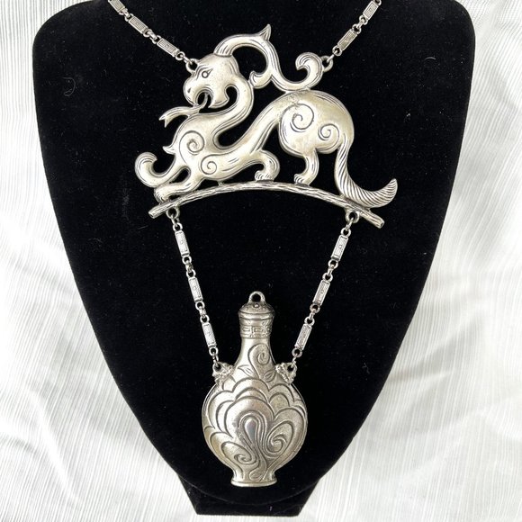 Goldette Jewelry - Rare Goldette Dragon Snuff bottle Necklace